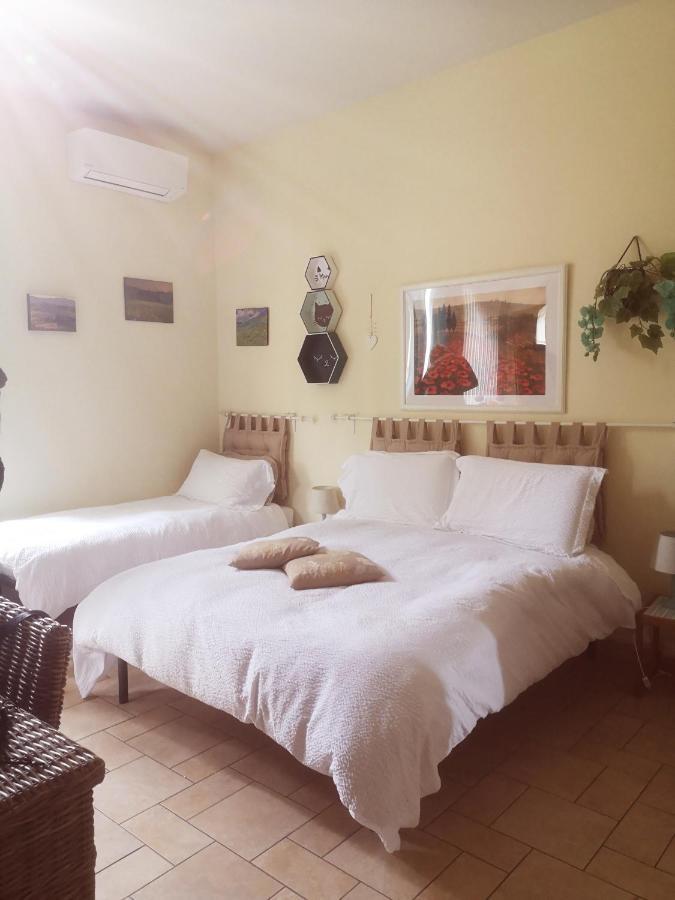 Sogno D'Oro B&B ปอจจิบองซี ภายนอก รูปภาพ