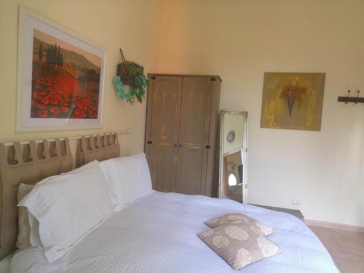 Sogno D'Oro B&B ปอจจิบองซี ภายนอก รูปภาพ