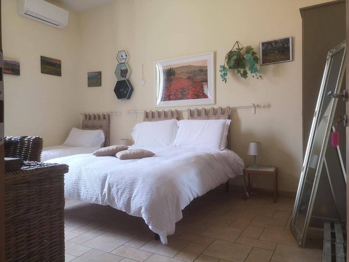 Sogno D'Oro B&B ปอจจิบองซี ภายนอก รูปภาพ