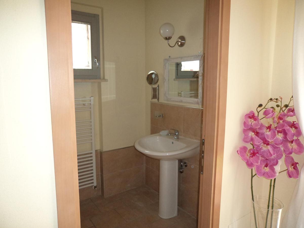 Sogno D'Oro B&B ปอจจิบองซี ภายนอก รูปภาพ