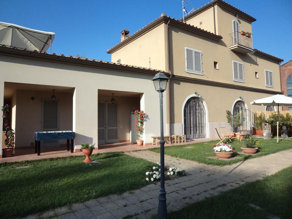 Sogno D'Oro B&B ปอจจิบองซี ภายนอก รูปภาพ