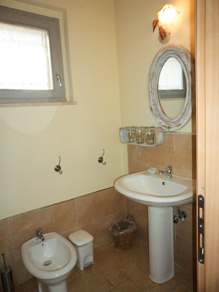 Sogno D'Oro B&B ปอจจิบองซี ภายนอก รูปภาพ
