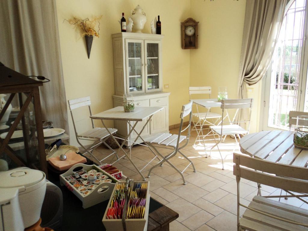 Sogno D'Oro B&B ปอจจิบองซี ภายนอก รูปภาพ