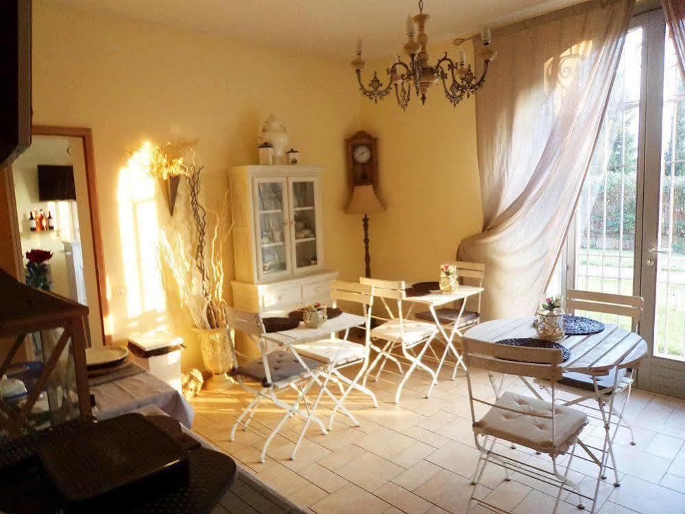 Sogno D'Oro B&B ปอจจิบองซี ภายนอก รูปภาพ