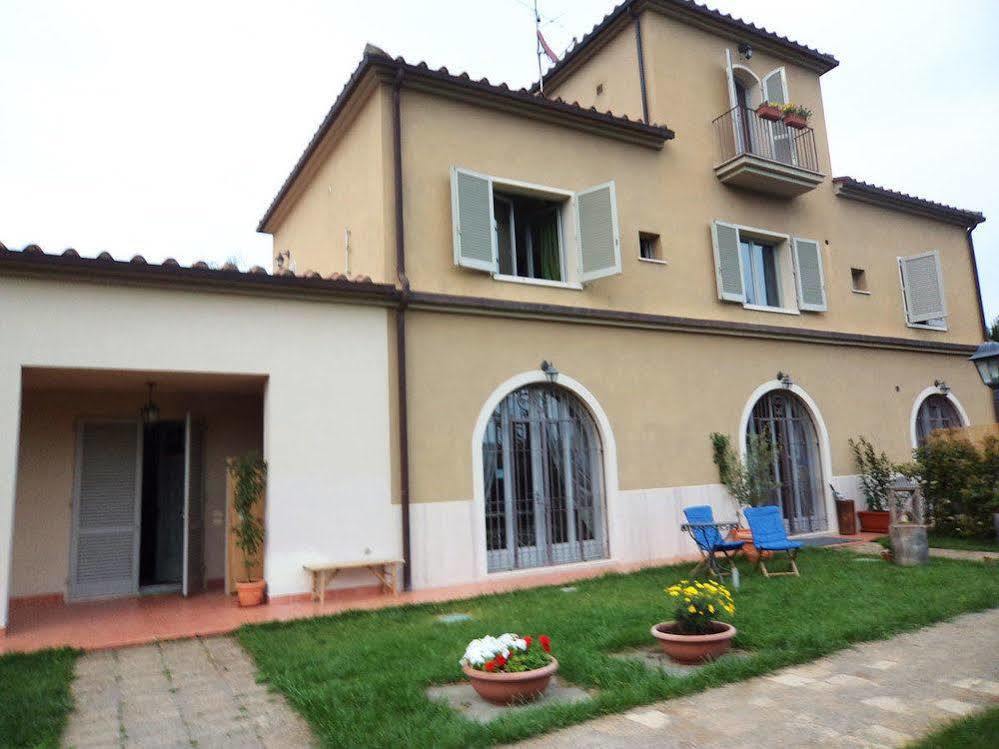 Sogno D'Oro B&B ปอจจิบองซี ภายนอก รูปภาพ